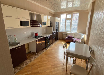 Əcəmi, 4cü mikrorayonda 3 otaqlı Tam əşyalı Təmirli mənzil