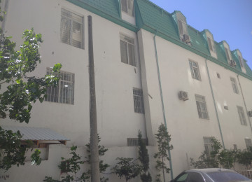 Obyekt satílír 4 mertebeli 35 otaqlí,1400 kv, 16 s/qovşaqlí