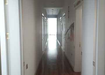 Obyekt satílír 4 mertebeli 35 otaqlí,1400 kv, 16 s/qovşaqlí