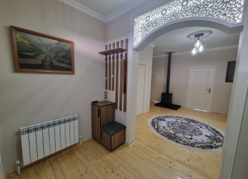 Şamaxı şəhəri Qaleybuğurd kəndində əla təmirli ev günlük