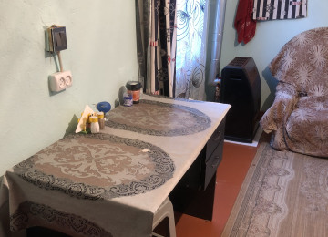 Salam Komsomol dairəsi yaxınlığında ev kirayə verilir.