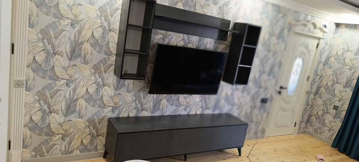 Tv stendl Tv stend Sifarişlə hazırlanır Rəng seçimi var Uzunluğu
