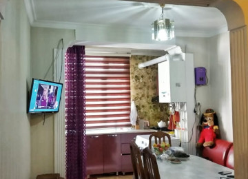 Xlrdalan kohne bazarin yanl 2 otaq menzil kiraye verlir 53