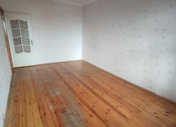 3 otaqlí temirsiz menzil satílír.9/9 cu mertebesi 65 kv.m,