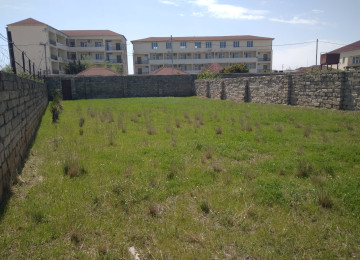 Buzovnada qəsəbəsində, “Dənizkənarı 5” ünvanında 10 sot