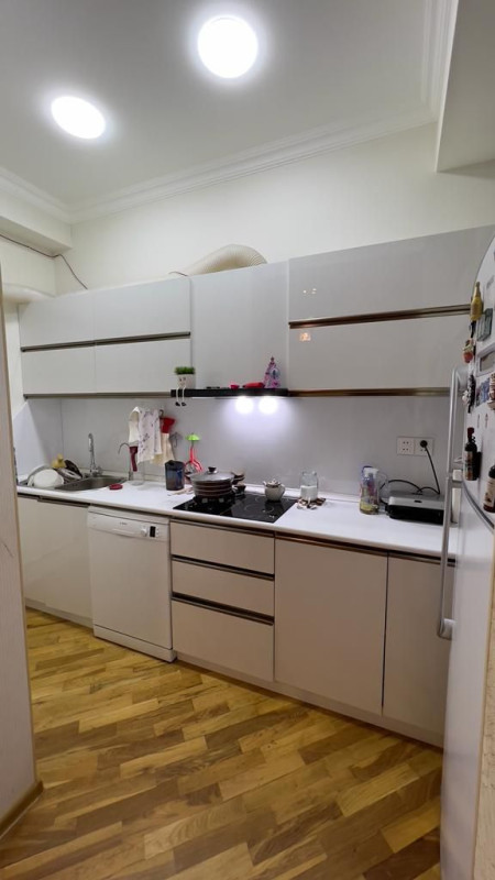 Qarayevdə 3 otaqlı Təmirli mənzil Qarayevdə 3 otaqlı Təmirli mənzil Lahiyə: - Yeni Tikili