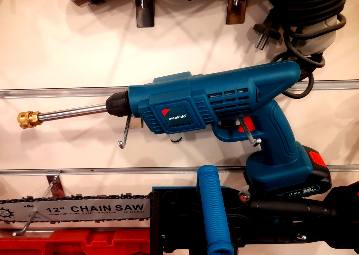 Moyka Aparatı Zaryatkalı Moyka Aparati Zaryatkalı model 20 watt gücündədir. İki