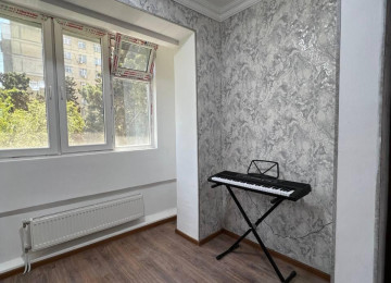 Əhmədlidə 3 Otaqlı, Əla Təmirli Mənzil Lahiyə: - Kiyev