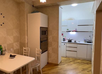 Qarayevdə 3 otaqlı Təmirli mənzil Lahiyə: - Yeni Tikili