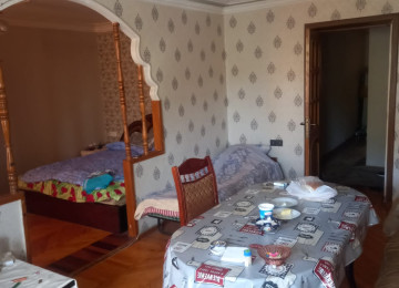 Kooperasiya universiteti yaxınlığında 4 otaqlı Əşyalı