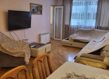 Gənclikdə 3 otaqlı Təmirli, Əşyalı mənzil Lahiyə: -