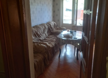 Kooperasiya universiteti yaxınlığında 4 otaqlı Əşyalı