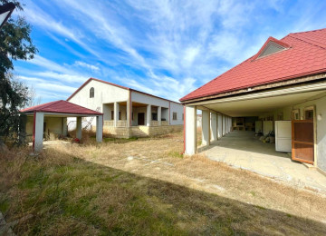 Ferma ve Ev satílír 36 sotda 1000 kv tikintiyle 500