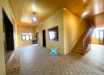 Ferma ve Ev satílír 36 sotda 1000 kv tikintiyle 500