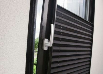 Şık və modern görünüşü baxımından digər pərdələrdən ayrılan