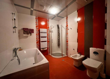 4 otaqlí FULL Deniz menzereli menzil satílír.Merkezde