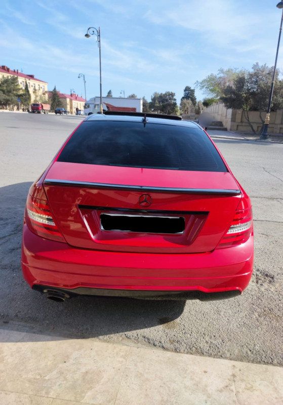Mercedes C250 satılır. Mercedes C 250 İl: 2014 Rəngi:Tünd qırmızı Mühərrik: 1.8