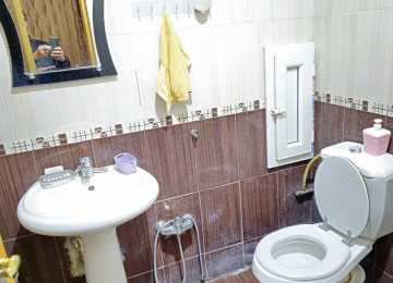 Yeni Yasamalda 4 otaqlı Əşyalı Təmirli mənzil Lahiyə: -