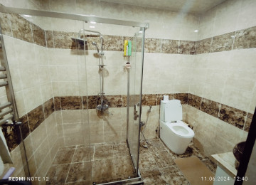 Xəzər universiteti yaxınlığında 3 otaqlı mənzil Lahiyə: -