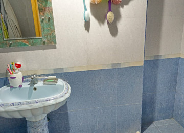 Yeni Yasamalda 4 otaqlı Əşyalı Təmirli mənzil Lahiyə: -