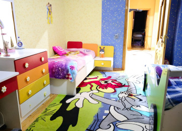 Yeni Yasamalda 4 otaqlı Əşyalı Təmirli mənzil Lahiyə: -