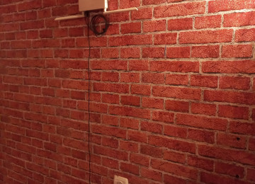 Mərkəzi prospektlərdən birində, avtomobil və insan axını