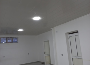 Mərkəzi prospektlərdən birində, avtovağzala yaxın və 24