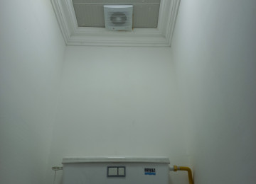 Mərkəzi prospektlərdən birində, avtovağzala yaxın və 24