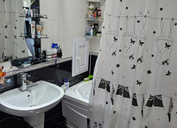 Bakıxanovda 3 otaqlı Təmirli, Əşyalı mənzil Lahiyə: - Yeni