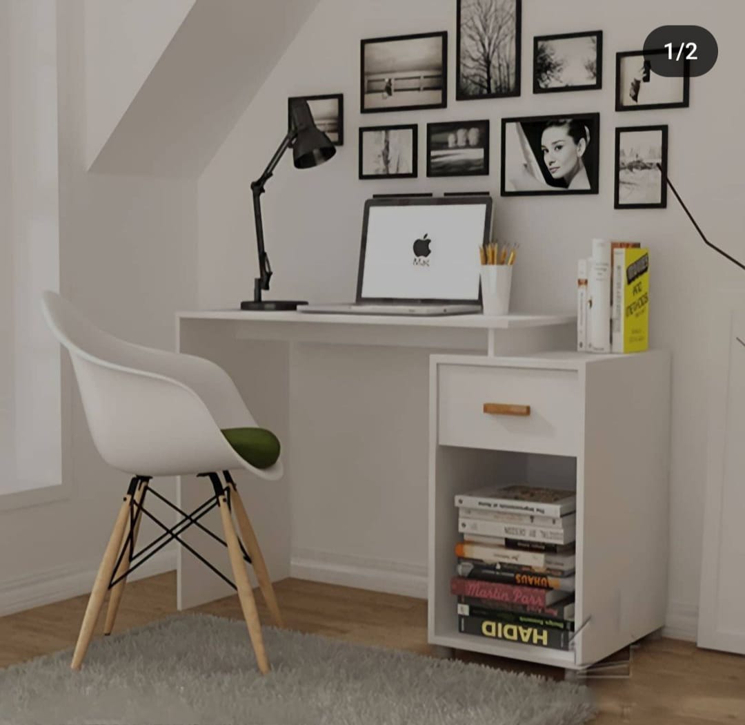 Kompüter masasi Sifarişlə hazırlanır Rəng seçimi var