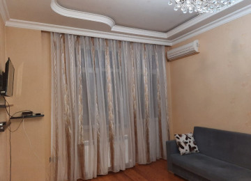 Tecli Xlrdalan H.Eliyev parkln uzbeyuz 2 otaq radnoy 80 kv