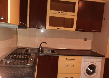 Tecli Xlrdalan H.Eliyev parkln uzbeyuz 2 otaq radnoy 80 kv