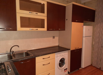 Tecli Xlrdalan H.Eliyev parkln uzbeyuz 2 otaq radnoy 80 kv