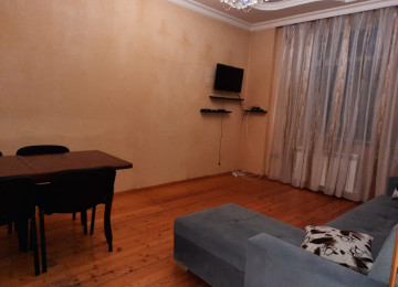 Tecli Xlrdalan H.Eliyev parkln uzbeyuz 2 otaq radnoy 80 kv