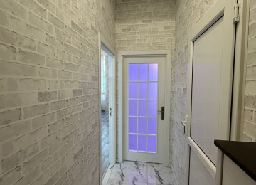 Masazırda Çıxarışlı(Kupçalı)mənzil satılır. Bina Yeni