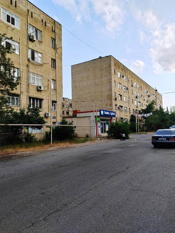 Razinde 2 otaqli menzil 3 duzelib Sabunçu rayonu Eldar Xəlilov küçəsi,ARZU Şadliq saraynin