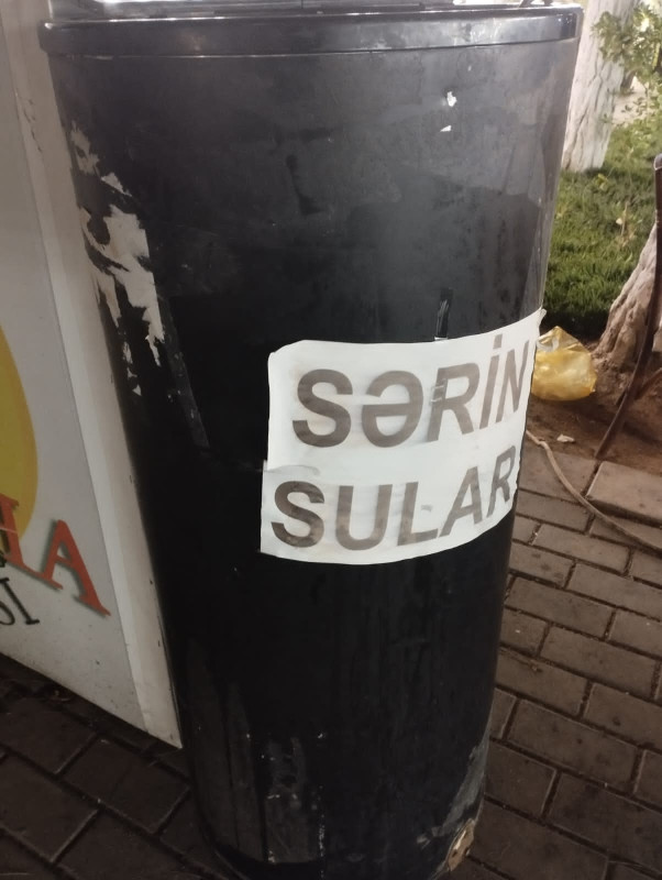 Vitrin soyuducu Soyuducu 100 azn işləkdir ünvan Masazır. Akif9642