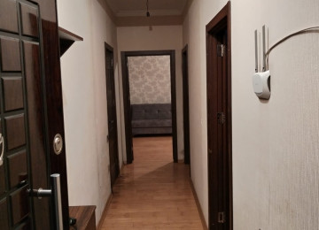 Xırdalanda Kristal 1 də 2 otaqlı təmirli mənzil kirayə