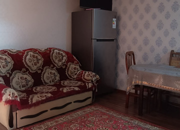 Xlrdalan 3 nomreli mektebin yanl 2 otaq heyet evi evde