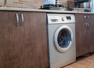 Xlrdalan 3 nomreli mektebin yanl 2 otaq heyet evi evde