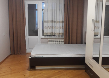 QANUNI...3 otaqli leninqrad, 9/6 orta blok, orta menzil,