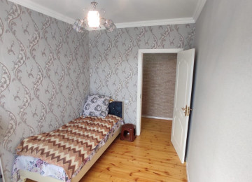 Zabrat 2də iki mərtəbəli 3 otaqlı həyət evi. Lahiyə: -