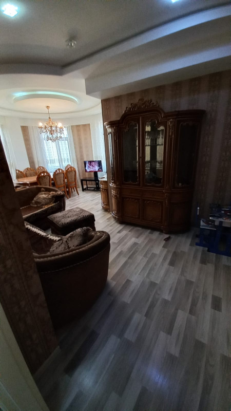 2 otaq radnoy Menzil kiraye verlir Xlrdalan Qanuni 2 otaqlı 76 kv mənzildir. Mətbəx ayrıdır.