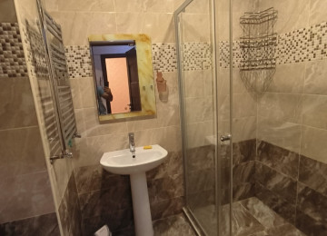 Xlrdalan kirsdal Abseron 2 de Ev hər bir şəraitli evdir.