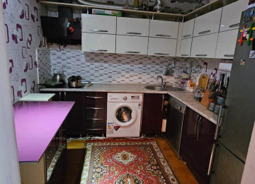 Bakıxanovda 3 otaqlı Təmirli, Əşyalı mənzil Lahiyə: - Yeni