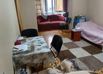 Yasamal rayonu Zahid Xəlilov kücəsi Elmlər metrosunun yanı