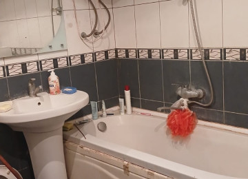 Yasamal rayonu Zahid Xəlilov kücəsi Elmlər metrosunun yanı