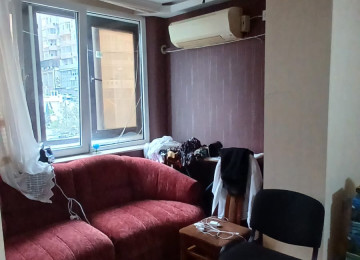 Yasamal rayonu Zahid Xəlilov kücəsi Elmlər metrosunun yanı