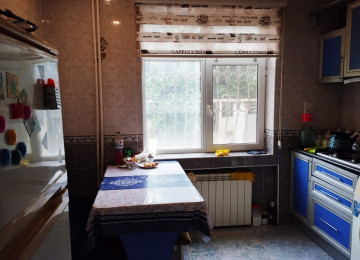 Yasamal rayonu Zahid Xəlilov kücəsi Elmlər metrosunun yanı