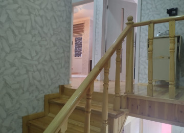 Xlrdalan Kolecin yanl 4 otaq heyet evi heyetide var qosa